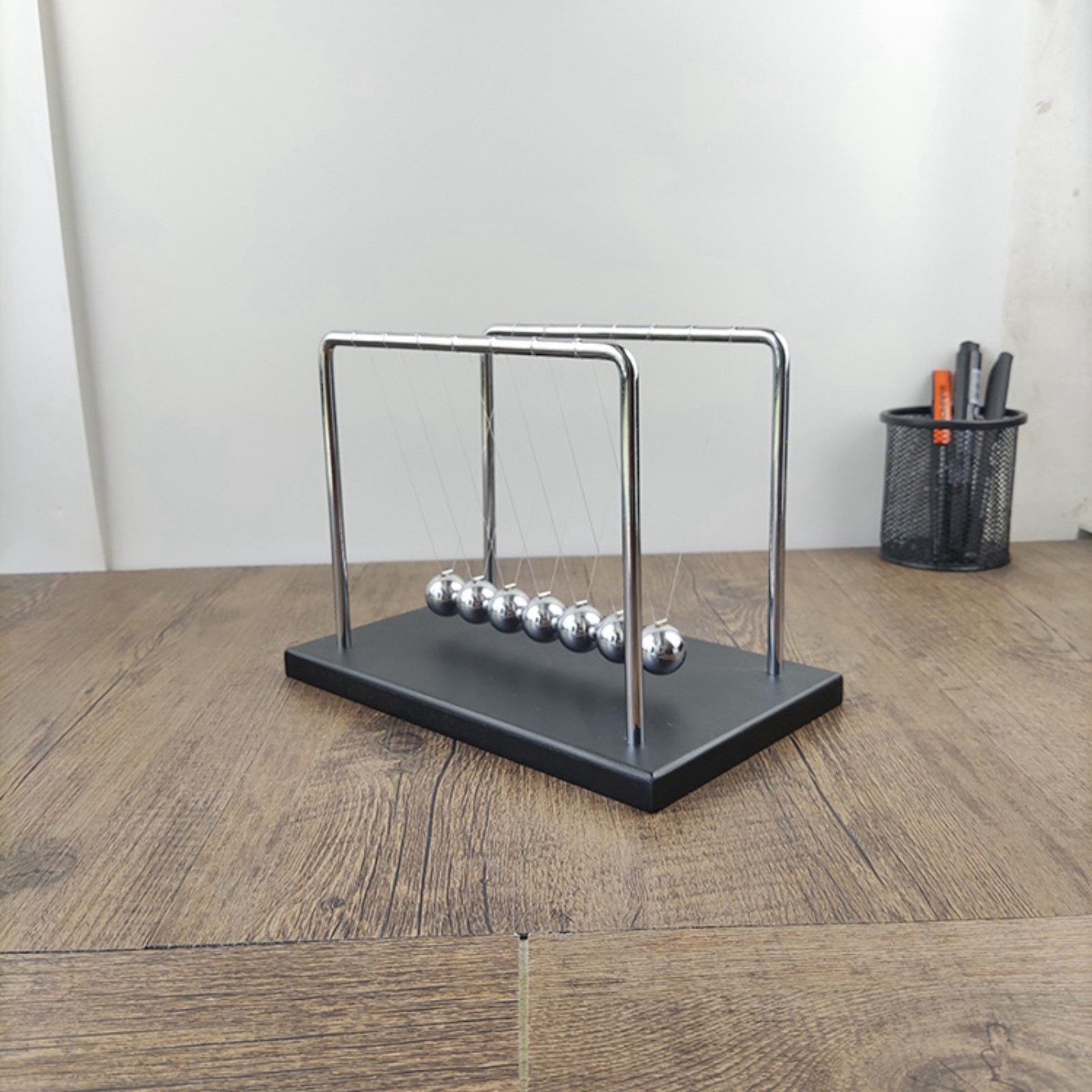 7 Balls Mechanic Curve Newton  - مراجعة Newton Cradle Large وسعره
