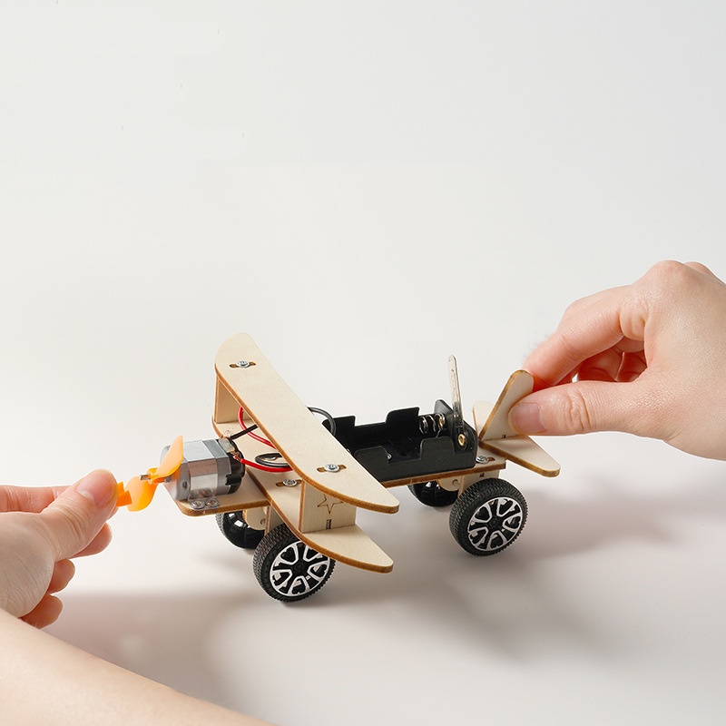 DIY Assembled Electric Glider  - مراجعة Science Hobby Kit وسعره