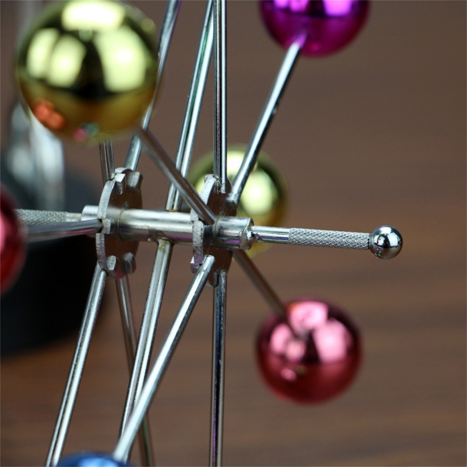 Ferris Wheel Perpetual Motion  - مراجعة Newton Cradle Large وسعره